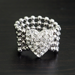GUESS<sup>®</sup> Stretch Pavé Heart Ring 